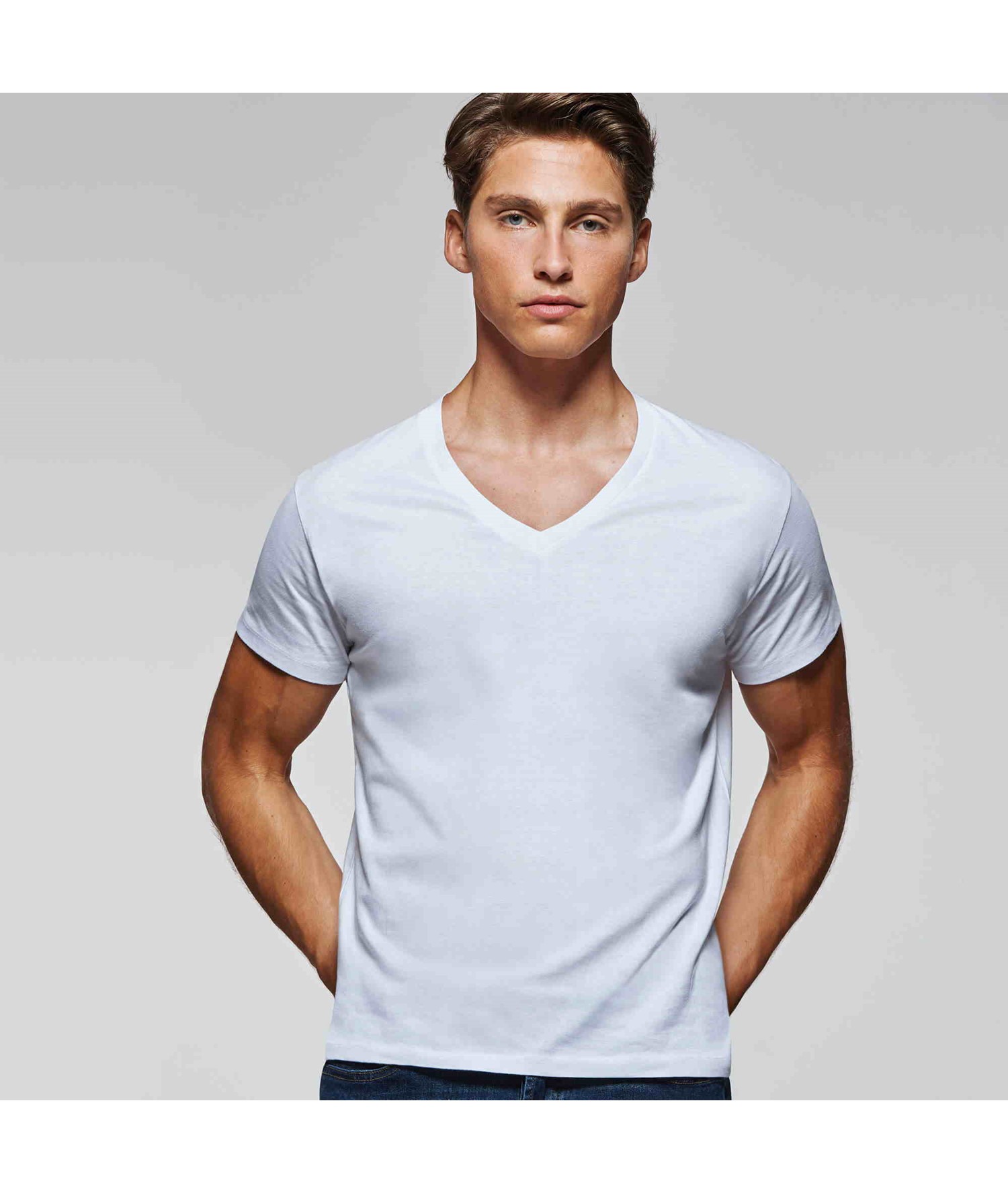 V shirt. Классическая футболка v8. Roly.