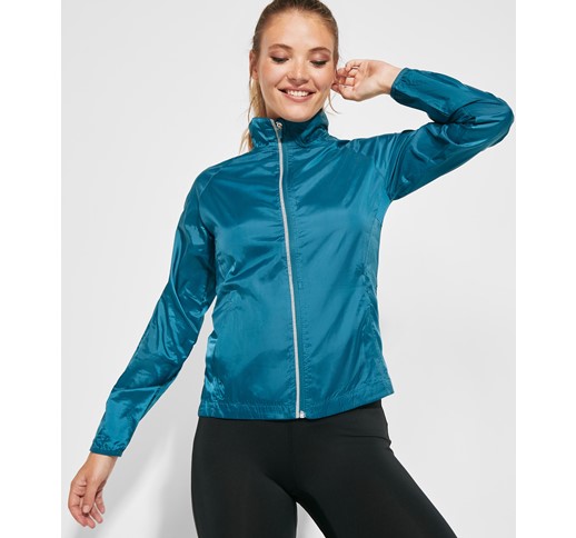 WINDJACKE GLASGOW WOMAN