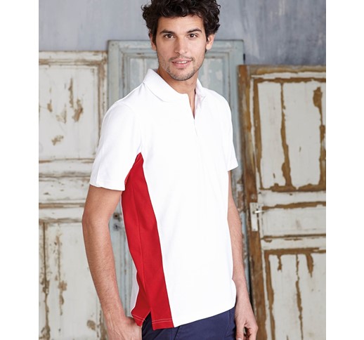 ZWEIFARBIGES KURZARM-POLOSHIRT MIT KARIBAN-FLAGGE