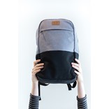 MODERNER 15.6" USB & RFID LAPTOP-RUCKSACK PVC-FREI